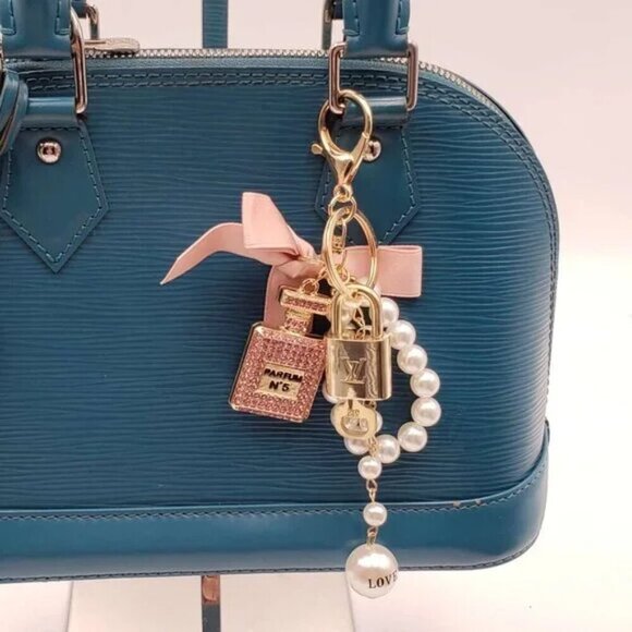 100% Auth Louis Vuitton Lock & Key with unbranded Bagcharm, Keycharm, Keychain - Picture 1 of 8